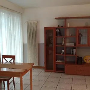 κάντε κράτηση εδώ